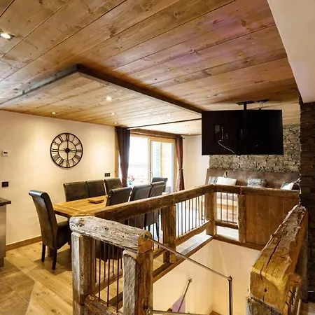 Superbe Logement, Jacuzzi Exterieur, Vue, Sauna *